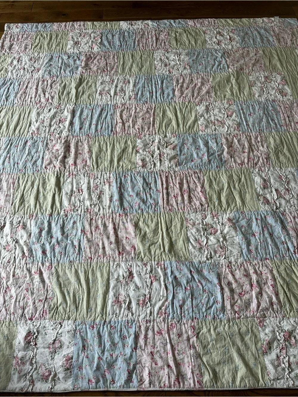 Simply Shabby Chic 100% Cotton Queen Quilt Reversible Patchwork One Pillow Sham
